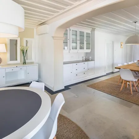 Villa Sleeps 6 With Pool And Air Con *