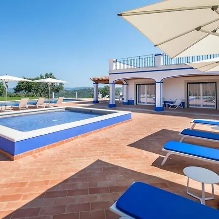Villa Sleeps 6 With Pool And Air Con Aroal