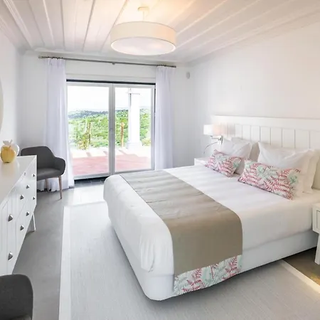 Villa Sleeps 6 With Pool And Air Con Aroal